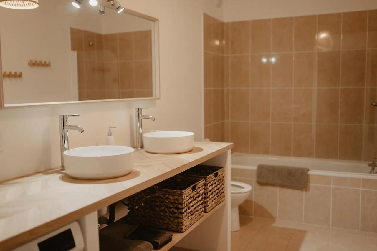 Bel Appartement Climatise Avec Place De Parking Marseille 0*,  France