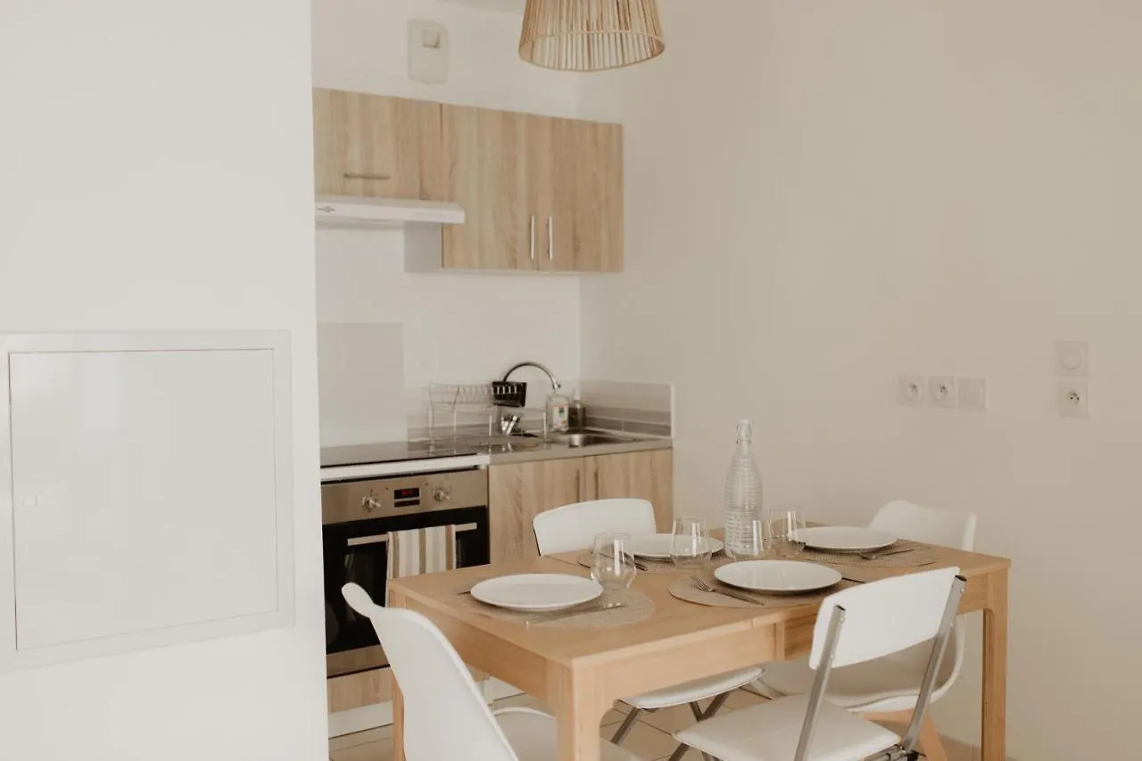 Bel Appartement Climatise Avec Place De Parking Marseille France